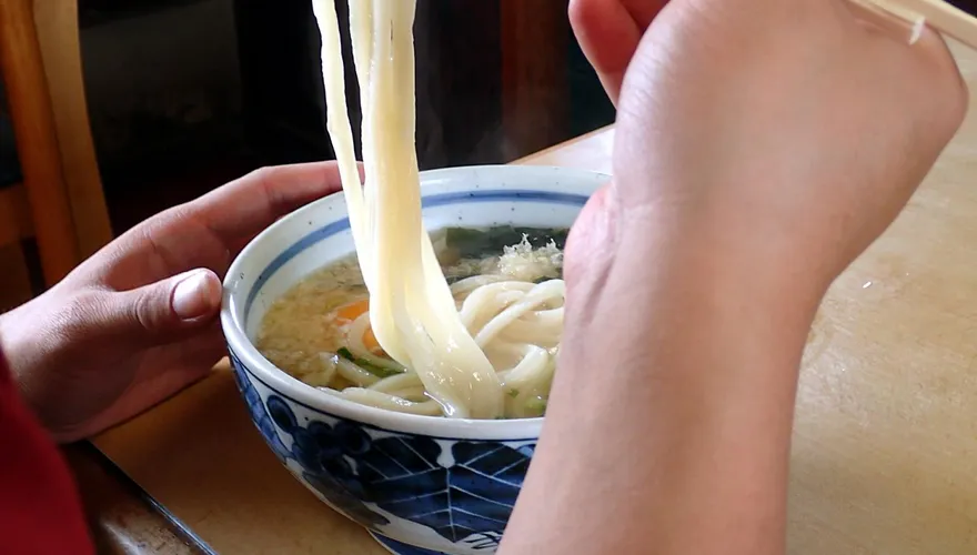 減肥挑熱量低的吃？「充分咀嚼」更有利減肥　醫：有助刺激「飽食中樞」