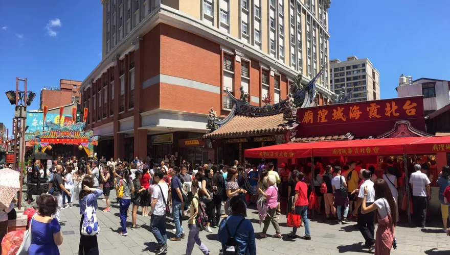 拜月老求愛情！她出廟「秒清醒」　不久後看見暗戀對象玩交友軟體