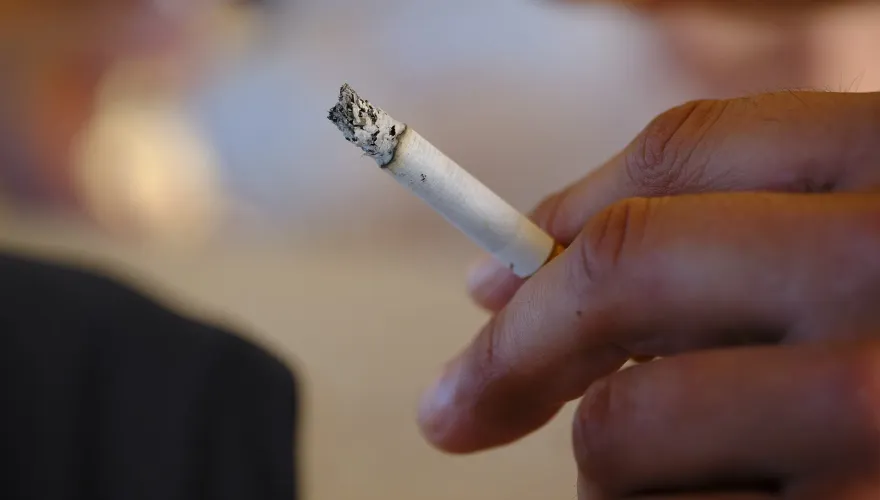 抽菸傷肺也傷腎！恐引發「泌尿上皮癌」　醫：初期症狀不明顯
