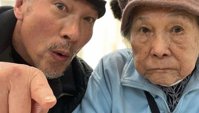 《魔法阿媽》92歲本尊逝世　黃仲崑曬「母子合照」悲痛證實