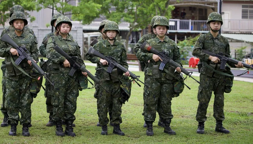 逾4000軍人「寧願賠錢也要退伍！」年輕人曝真實心聲