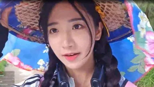 企鵝妹化身客家妹！get新裝備斗笠　鄉民被美暈狂喊：好可愛