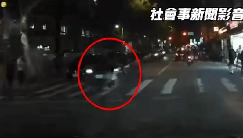 他突飛奔過斑馬線！轎車直接撞飛　13歲國中生接500元罰單