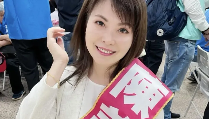高學歷美女議員高雄開講全身濕透！喊這句話感動全場