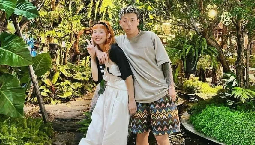 認愛1年！玖壹壹健志罕見放閃「最美化妝師」　公開甜蜜照網嗨翻