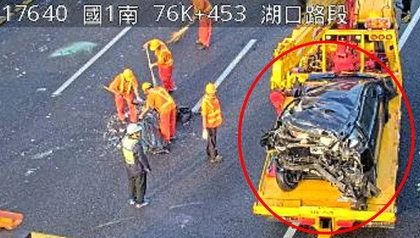 快訊/上班注意！國一南下驚傳「4車追撞」　小客車車身凹扁全毀