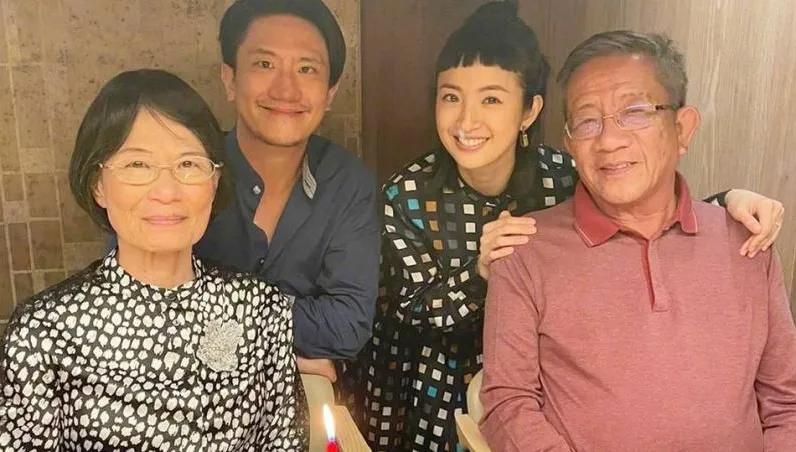 爆8年婚變！林依晨首度現身洩「林于超真實反應」：心疼老公