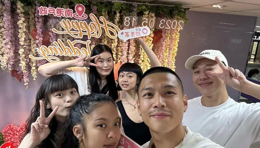 快訊/「最帥里長候選人」結婚了！李宜柏現身戶政事務所　20字曬喜訊