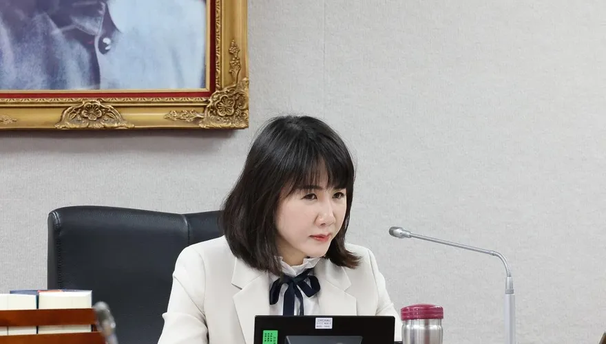 姑姑哭哭！謝衣鳳秀姪女作文卻因「這句話」忙澄清：我沒說過