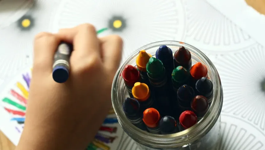 板橋某幼兒園女師餵食幼童安眠藥　警上門查扣證物依傷害等罪送辦