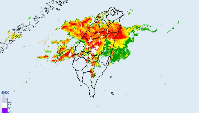 快訊/「雨彈」雷雨帶南移轟炸　南投、嘉義防劇烈降雨與雷擊