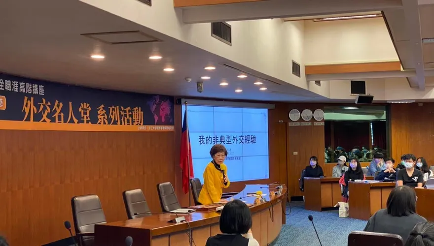 評侯友宜兩岸政見　呂秀蓮建言：需要強大團隊「給他加油！」
