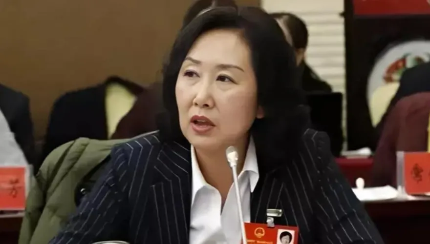 女副市長熱愛帥哥年花166萬開房！「極樂辦公室」超荒淫行徑令人咋舌