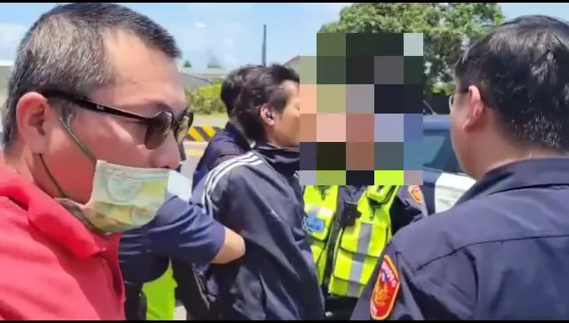 快訊/屏東版超商浩克抓到了！怪男持剪刺傷店員太陽穴詭笑逃逸　中午時分落網