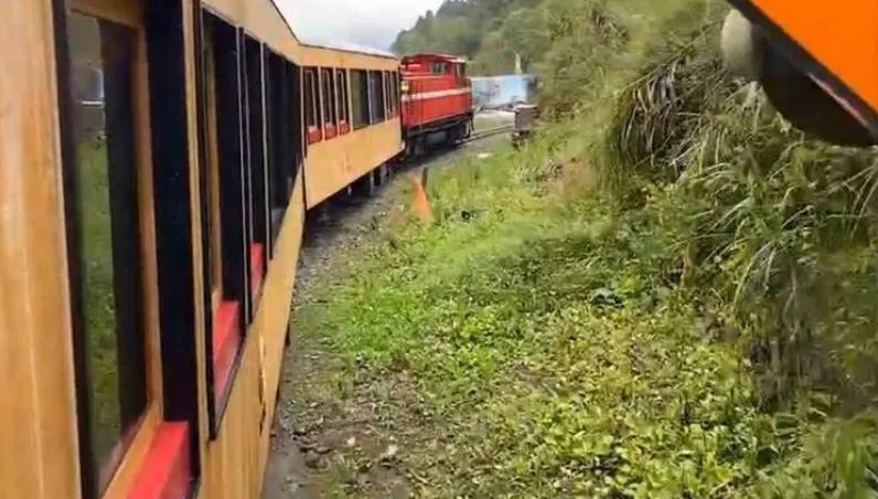 影/阿里山林鐵新車「福森號」試運轉今出軌　陳建仁昨天才剛試乘