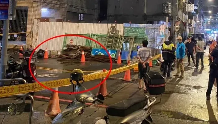 快訊/板橋江子翠建案工地旁路面凹陷　現場灌漿回填警交管中