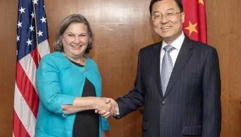 陸新任駐美大使謝鋒會見美國務次卿盧嵐　爭取中美關係回歸正軌