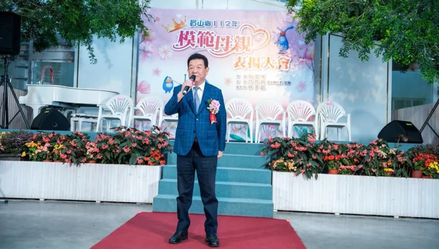 黃浴沂評女消防員洗澡「不鎖門是引誘」稱被「斷章取義」　網友灌爆臉書罵翻