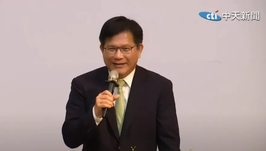 林佳龍避答愛將im.B豪宅趴慘了！陳琬惠再揭詐團主嫌合照　驚見台鐵資產開發中心副總涉入