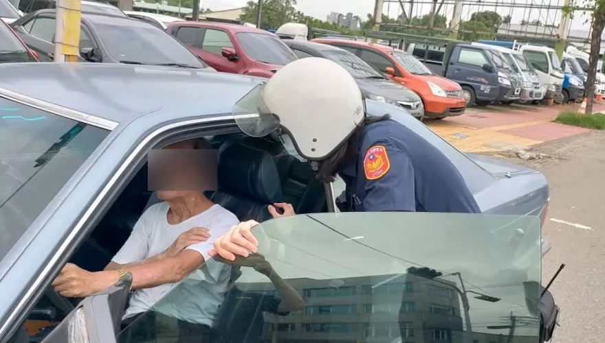台中9旬翁開車迷航24小時　堅持「自己回家」被警電眼尋獲