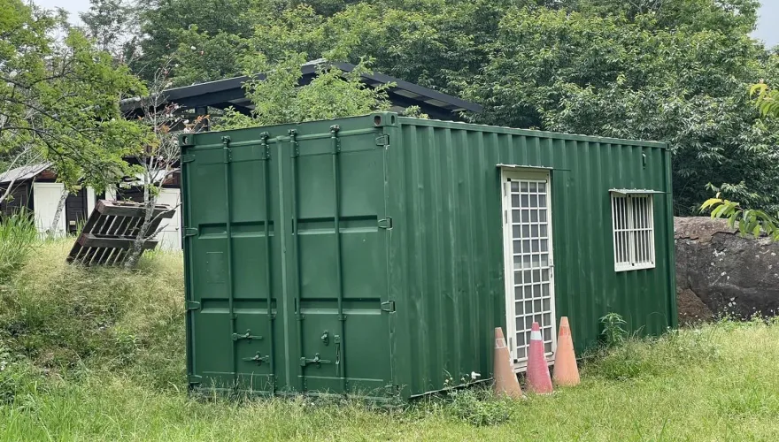 疑「黑吃黑」私吞60萬遭拘禁！車手被關貨櫃屋打2天　警破竹聯信堂詐騙集團