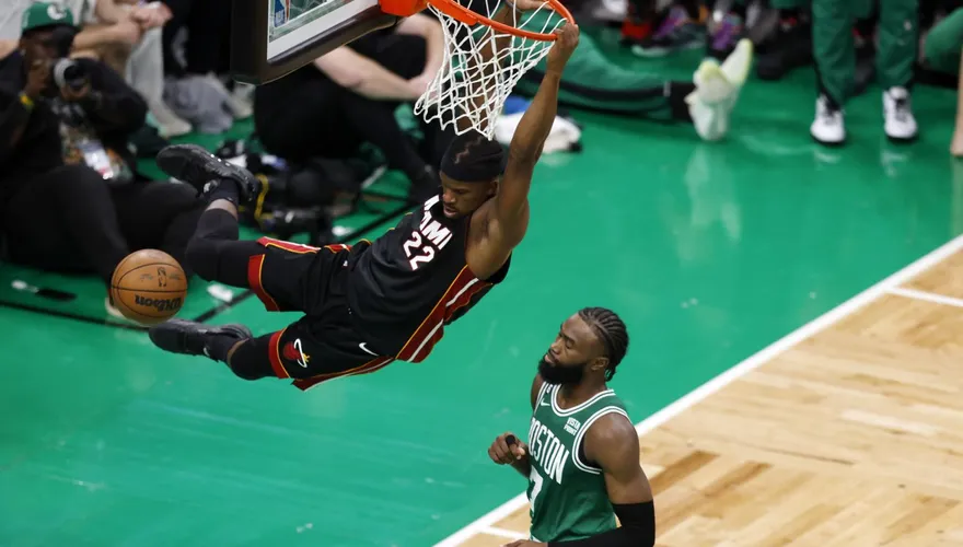 NBA/從綠衫軍手裡拿下布朗　外媒：76人沒預期能搶到