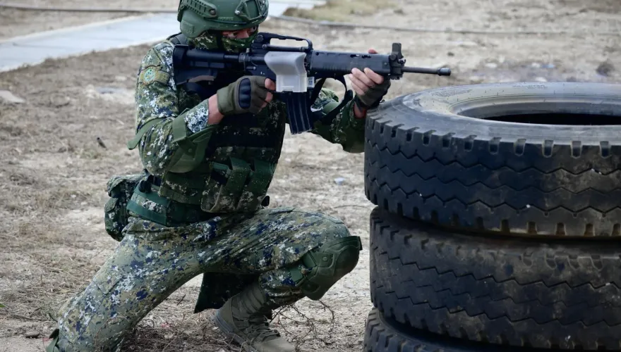 軍人打呼吵到同袍睡不著！ 就醫：兩扁桃腺黏一起　扁桃腺肥大已第四期