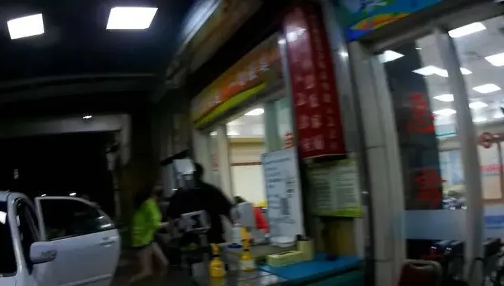 警車當救護車！高雄4歲童半夜昏迷　暖警開路3分鐘送醫