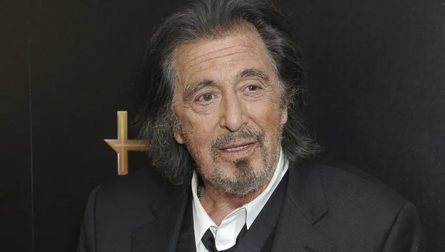 「爺孫戀」老來得子！83歲影帝熱戀29歲嫩妹　懷孕8個月將臨盆