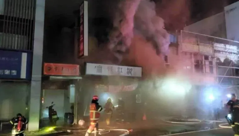 台東火鍋店暗夜惡火！老闆夫妻受困火場　老闆娘救出命危