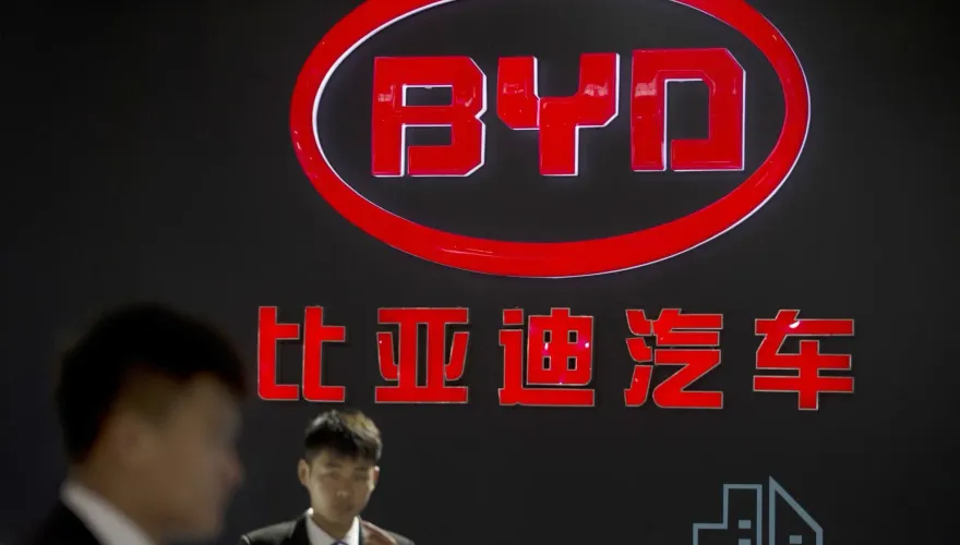 股神巴菲特再出手！減持股至「不足5%」　比亞迪港股聞訊挫逾2％