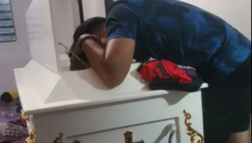 妻子剛生娃...公司只准男子放2天陪產假　工作返家驚見硬屍痛哭！