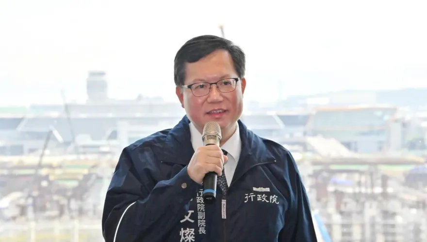 鄭文燦疑得知「監聽外洩」忙還款　57歲生日收超大驚喜包