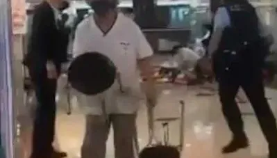 香港商場砍殺2命！英勇哥「雙手持椅凳」力阻兇嫌　業者：暫停營業一周、提供員工心理諮詢