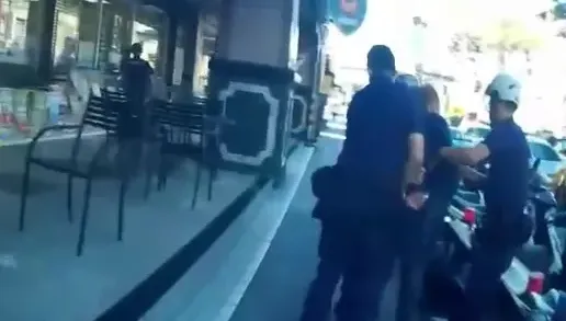 影/警局隔壁也敢撒野！三重酒空喝茫踹桌砸警機車　理由是「跟爸吵架」