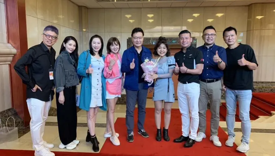 「蜜獾惡女」舞台劇初體驗！　徐巧芯造型電暈網友：太驚艷了