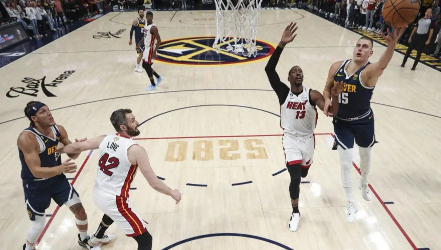 快訊/57比51！NBA總冠軍賽G2打完半場　金塊暫領先6分