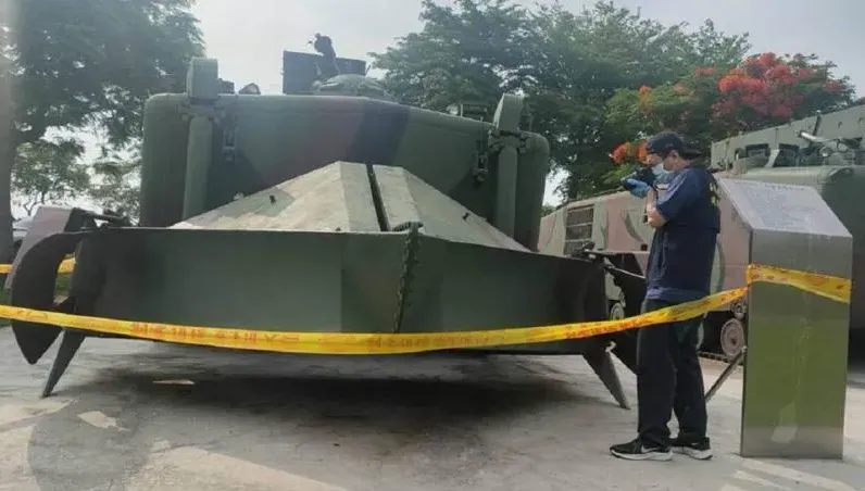 影/苗栗「水鴨子」掃雷車大鋼牙突被拔光　原因曝光驚動警方追查