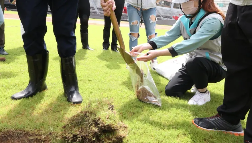 新竹棒球場土壤為何不惜遠送美國檢測？高虹安吐實情