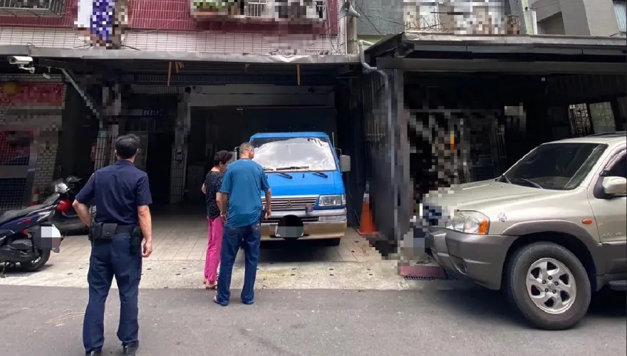 新北媽酗酒不爽女兒唸！竟爬5樓頂墜落　先砸遮雨棚再摔貨車落地…無生命危險