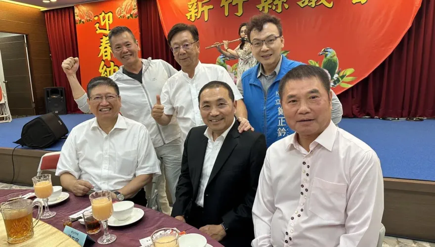 影/宣明智搭肩談整合挺郭派？　侯友宜曝見面內幕