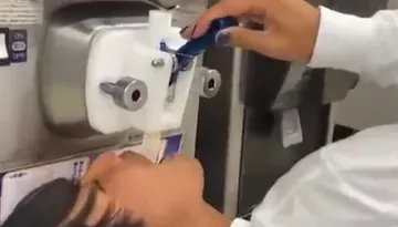 影/日本又傳食物恐攻！男大生「嘴接霜淇淋」　噁心影片瘋傳下場慘了