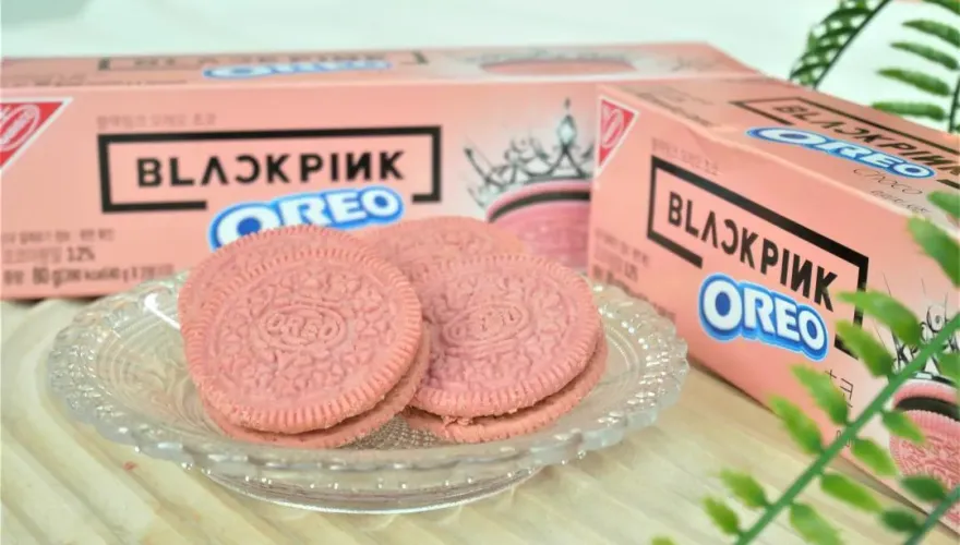 開搶啦！BLACKPINK聯名「Oreo粉紅餅乾」7-11明限店限量販售　家樂福月底上新款