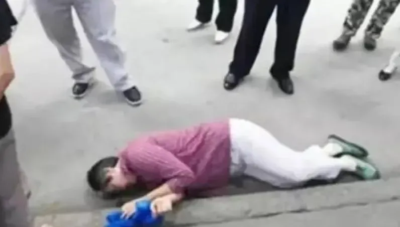 好心被雷親！女大生見嬤摔倒扶起　卻遭反咬「是妳撞我」法院判決出爐