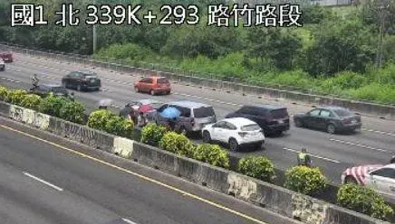 快訊/國1南下路竹段4車追撞癱瘓內車道　車流回堵5公里