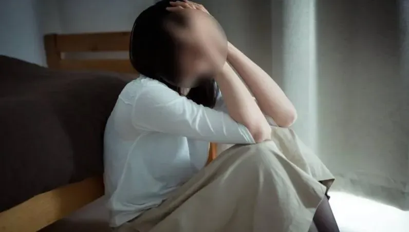 嘴邊殘存妳香氣！狼師以「墮胎醜事」逼壞壞得逞　女生上大學抖出來