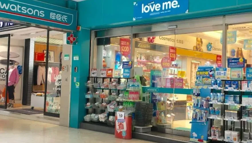 被偷很正常！藥妝店商品放門外不怕偷？　店員被釣出：門口有監視器