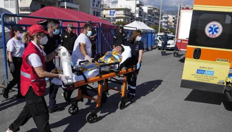 移民船希臘外海沉沒104人獲救、79死...搜救仍在進行中　罹難人數恐上修