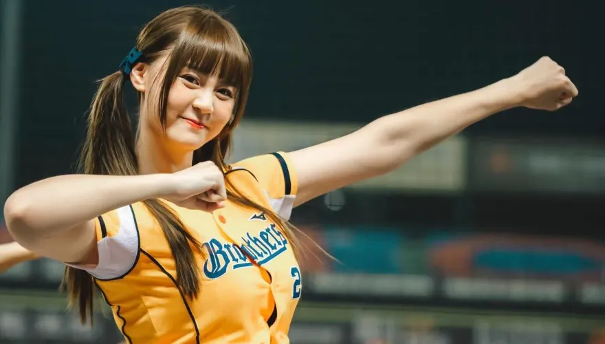 中信兄弟啦啦隊女神短今曬「清涼照」！火辣身材讓大批網友暴動了