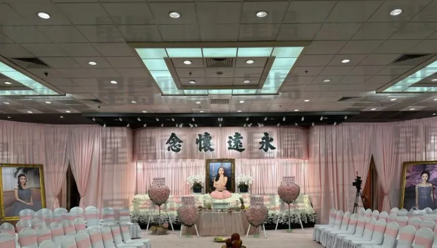 港名媛蔡天鳳舉行葬禮設「粉紅靈堂」　遺體3D修復！夫砸1200萬送愛妻「美美地走」